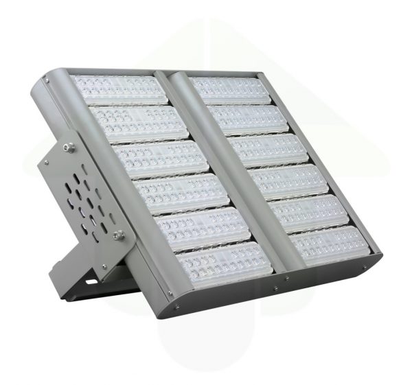 TETRA-XS ZWARE INDUSTRIE SCHIJNWERPER - 480 Watt 600 Watt of 720 Watt voor sportvelden en bedrijfsterreinen en productiehallen