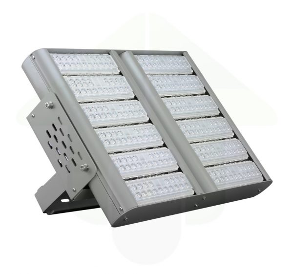 Tetra-XS LED Schijnwerper & High Bay - 480 Watt 600 Watt of 720 Watt voor sportvelden en bedrijfsterreinen en productiehallen