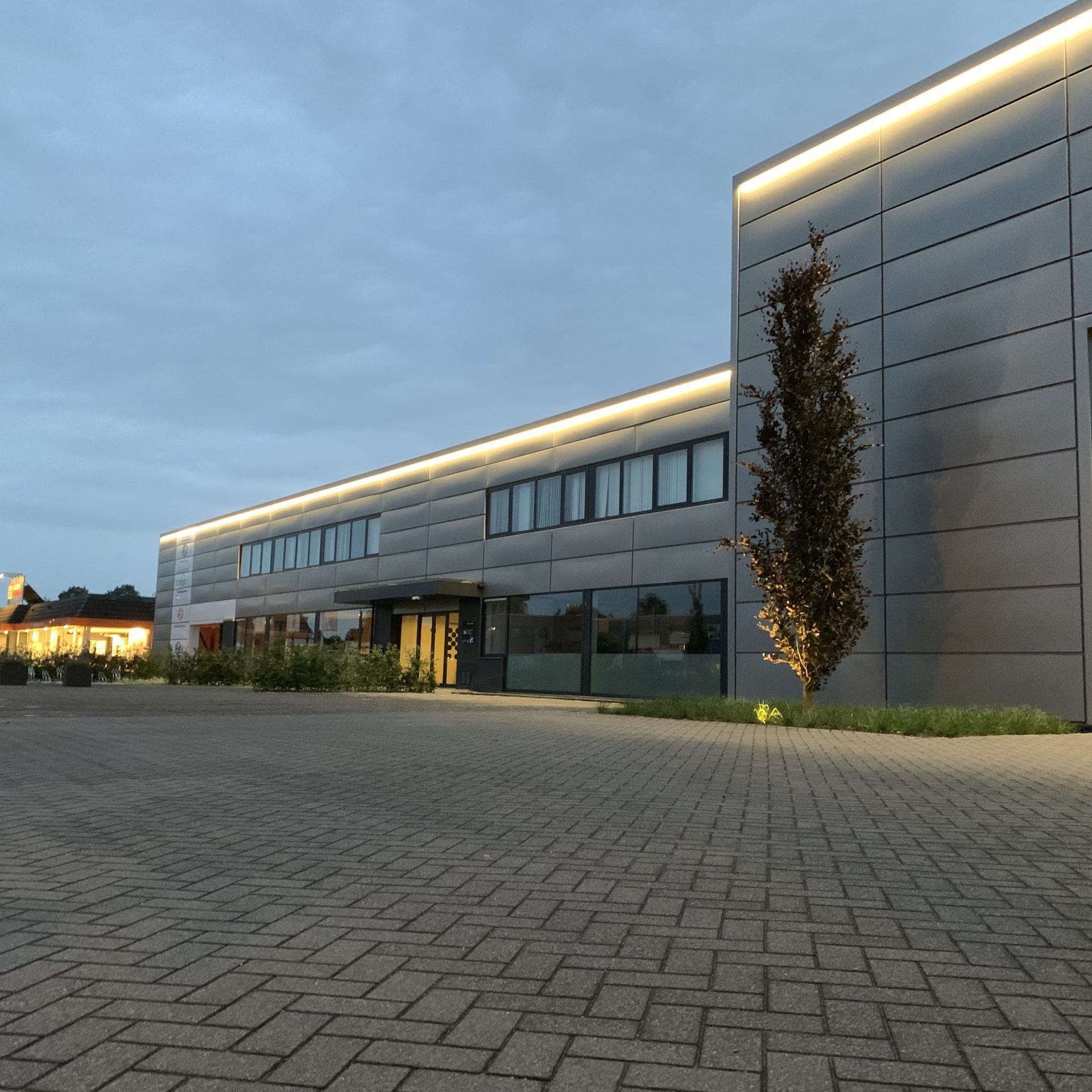 Wall Washer led verlichting voor het verlichten van de gevel - bedrijfsnaam - logo - bedrijfspand