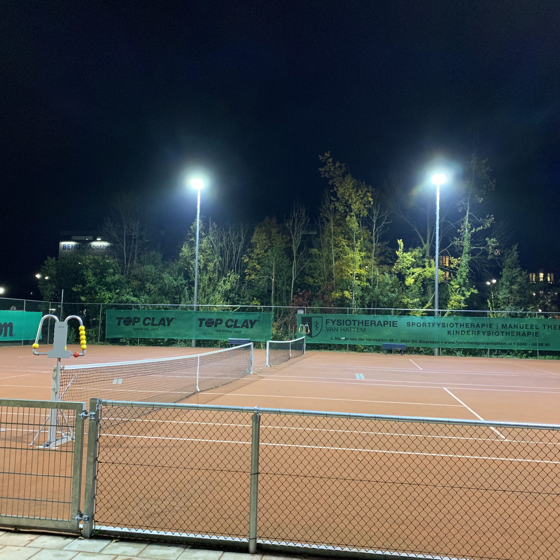Tennisbaan verlicht door Tetra-XS led armaturen