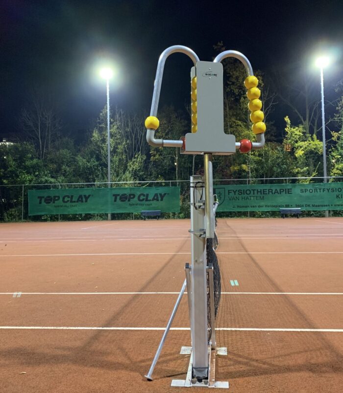 Tennisbaan verlicht met led verlichting Tennisbaan verlicht met led verlichting