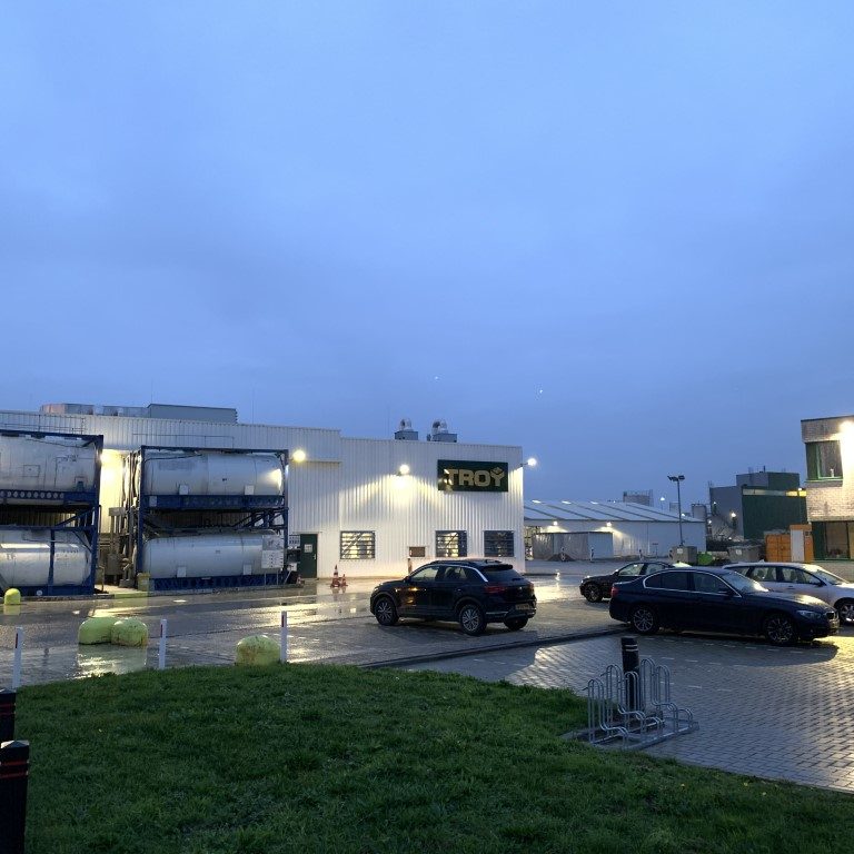 Aanzicht led verlichting bedrijfscomplex Troy Moerdijk