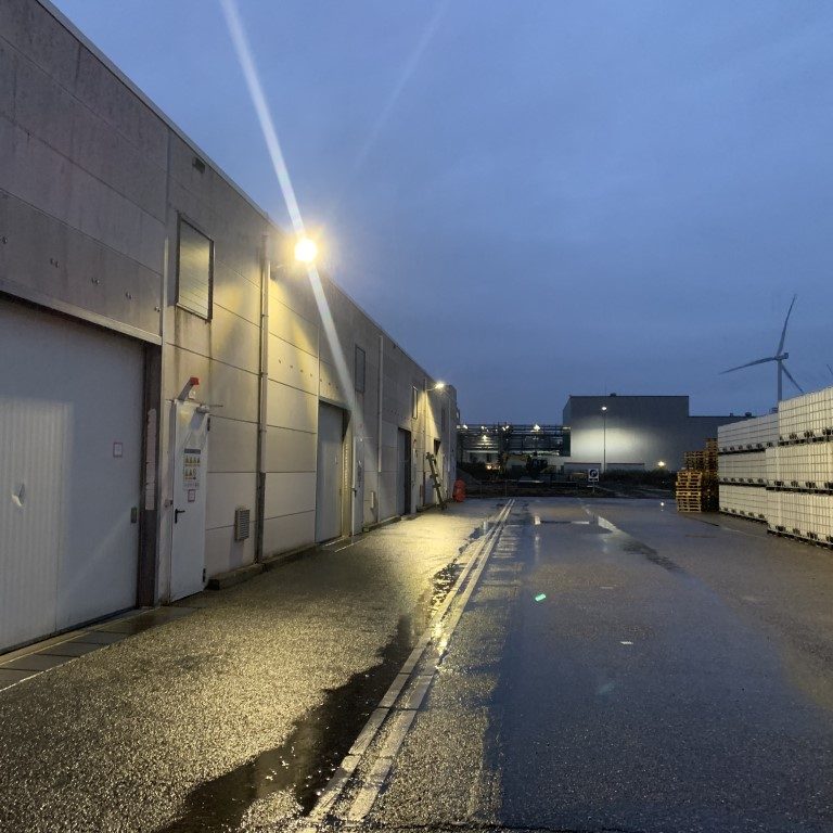 Wegdek bedrijfsverlichting vervangen door led