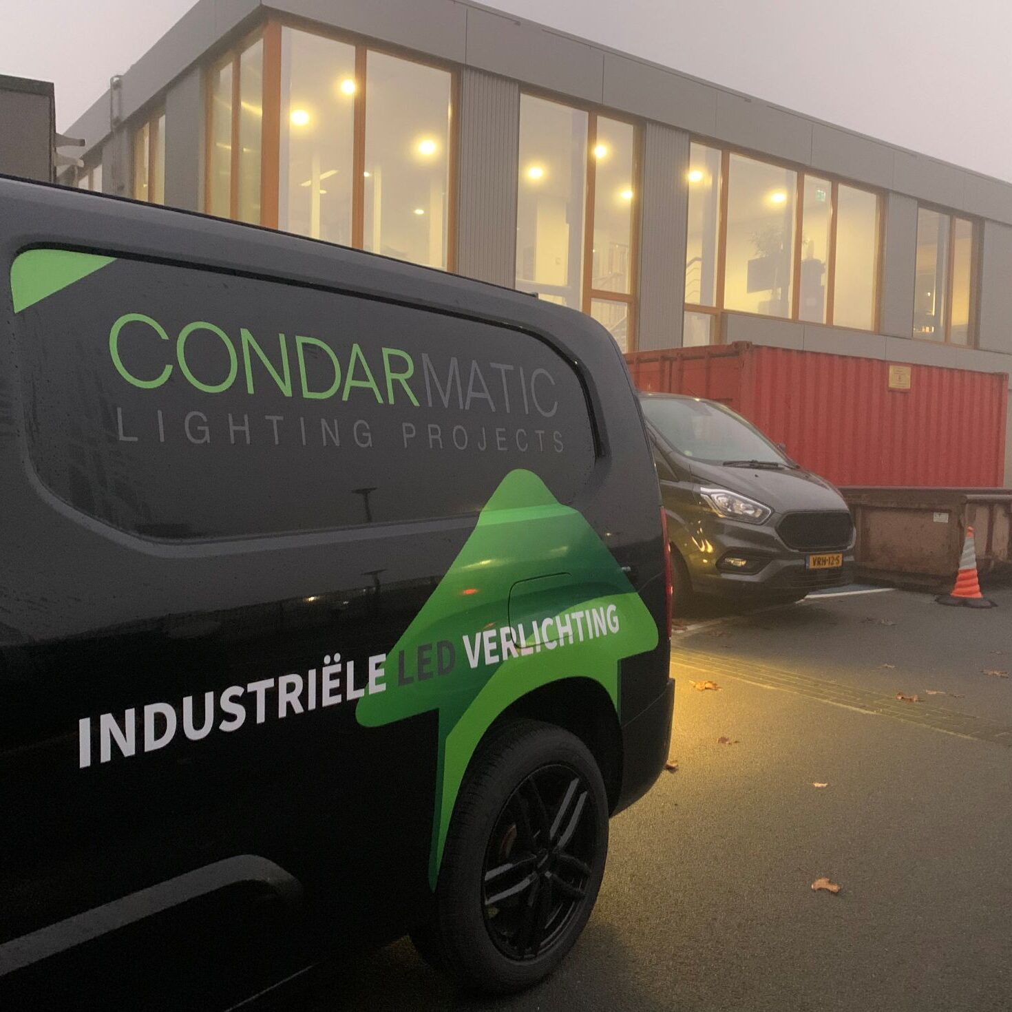 Verlichting voor kantoor - Installatie - Condarmatic - BMW Breda