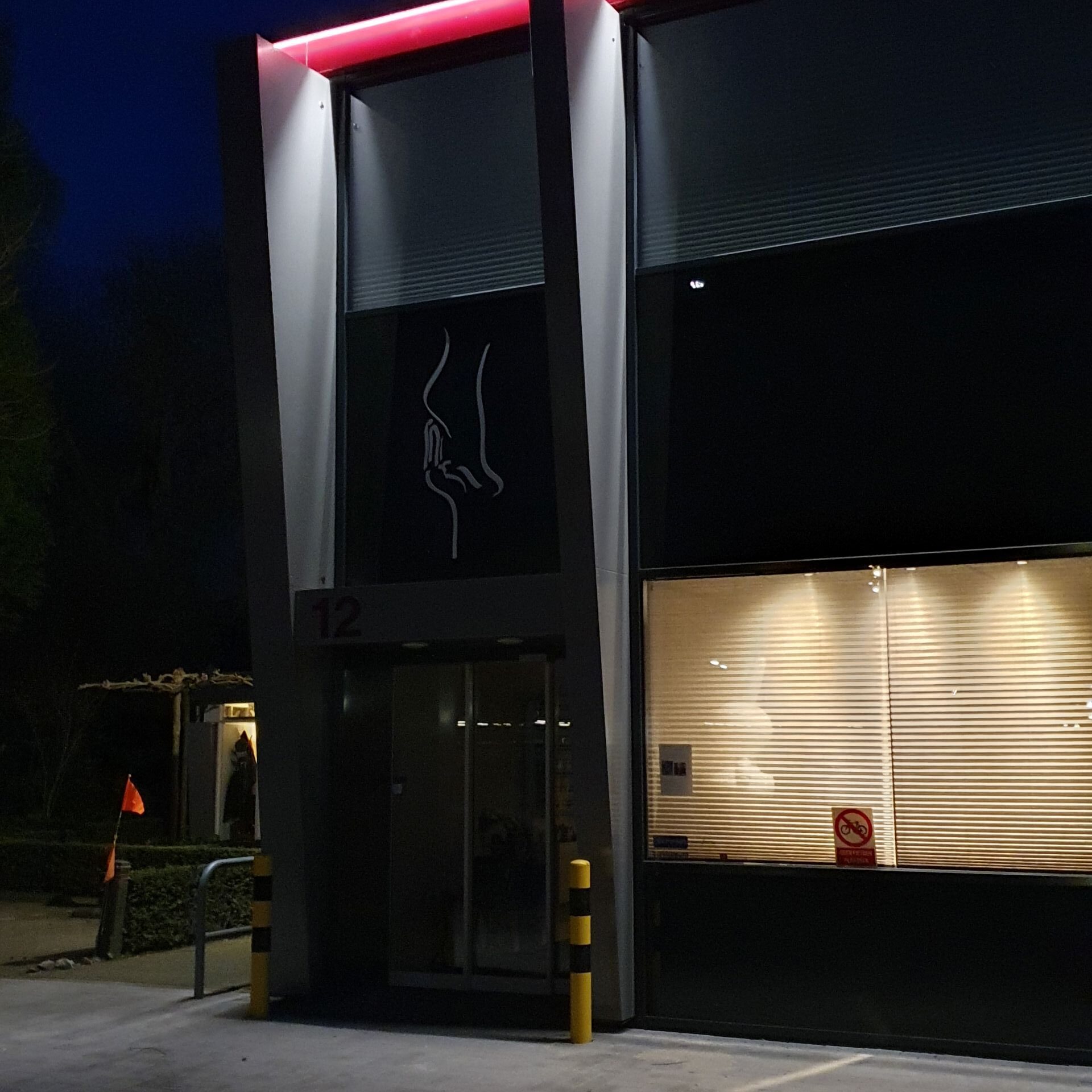 “Effectieve gevelreclame met LED-verlichting om klanten aan te trekken”